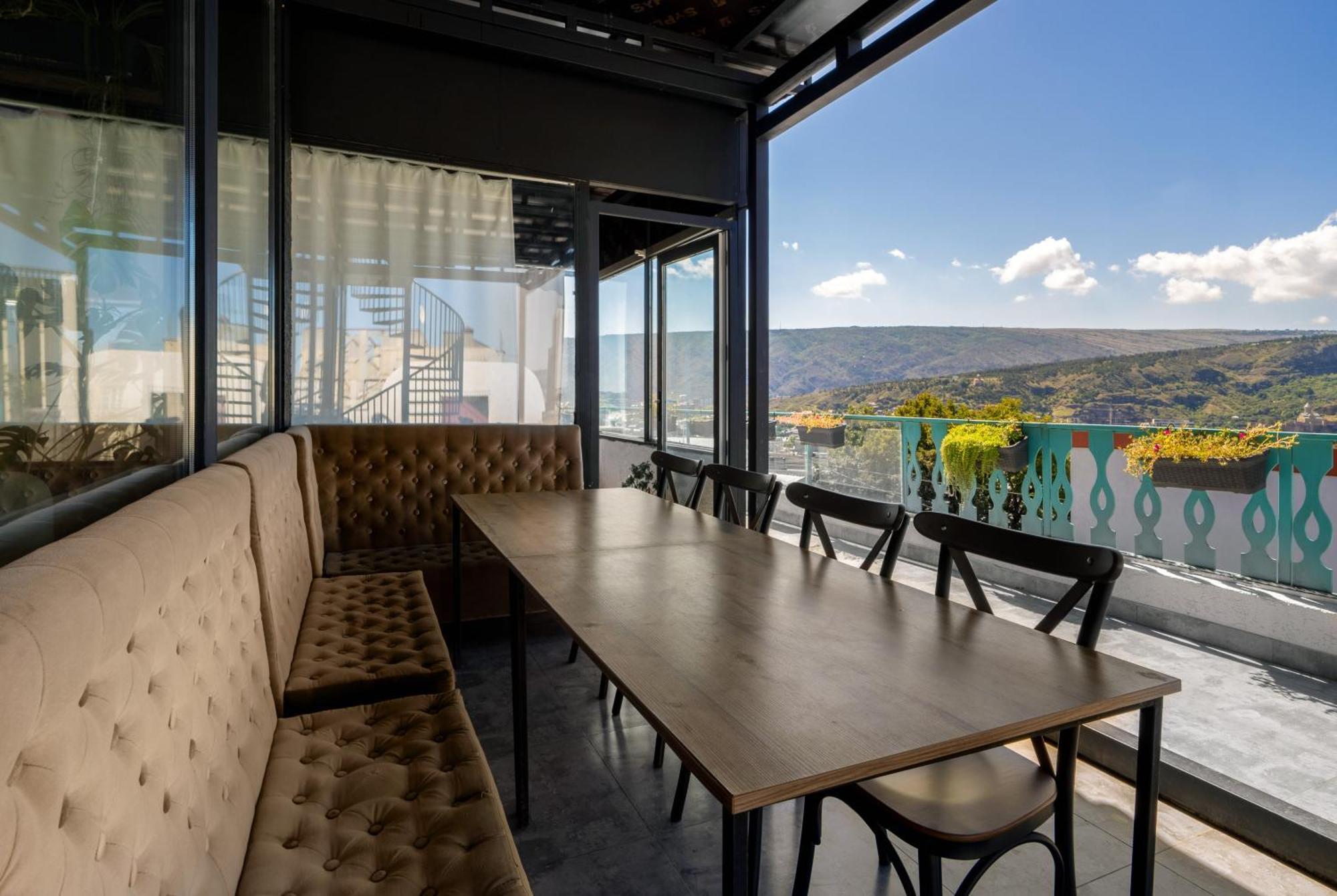 Hotel Tato & Coworking Space Тбилиси Экстерьер фото